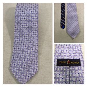 Tommy Hilfiger Mens Necktie 58" L 3.5"W 100% Silk